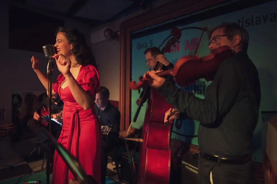 Plagát: La Jana & Her Cats v Jazztikote (October edition)